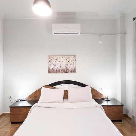 Cozy Cityscape Apartment In เอเธนส์ ภายนอก รูปภาพ