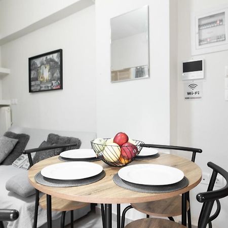 Cozy Cityscape Apartment In เอเธนส์ ภายนอก รูปภาพ