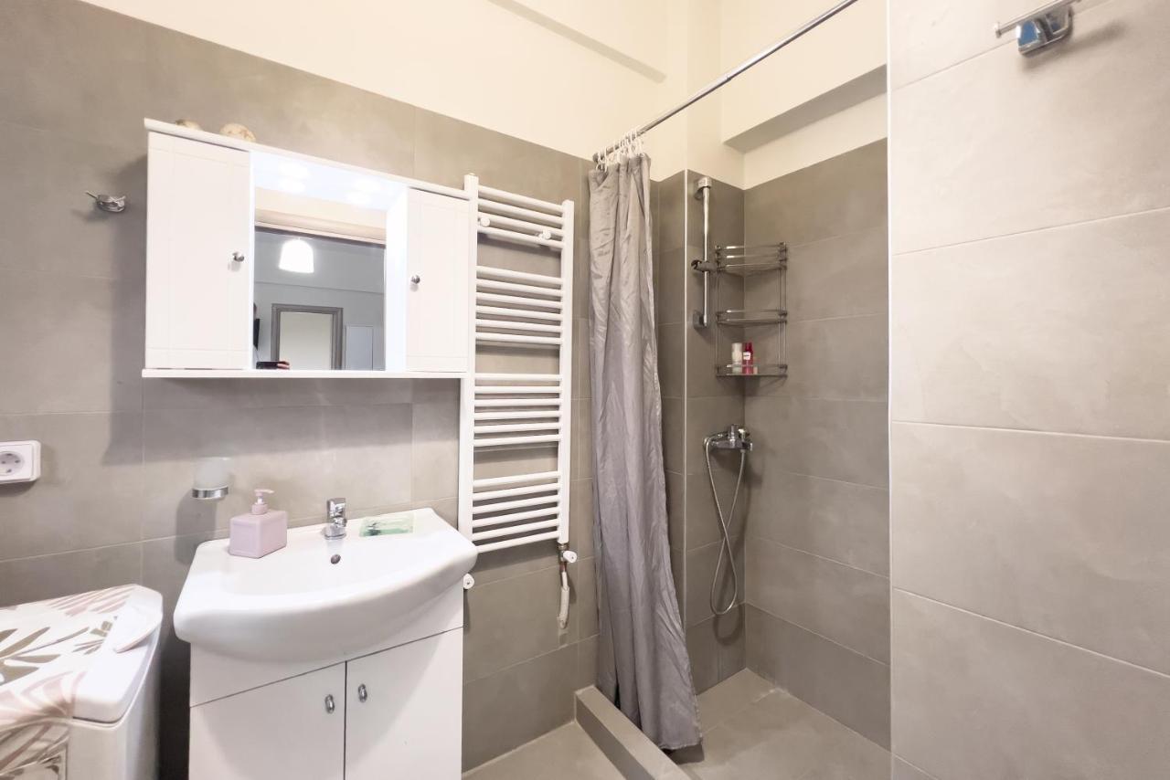 Cozy Cityscape Apartment In เอเธนส์ ภายนอก รูปภาพ