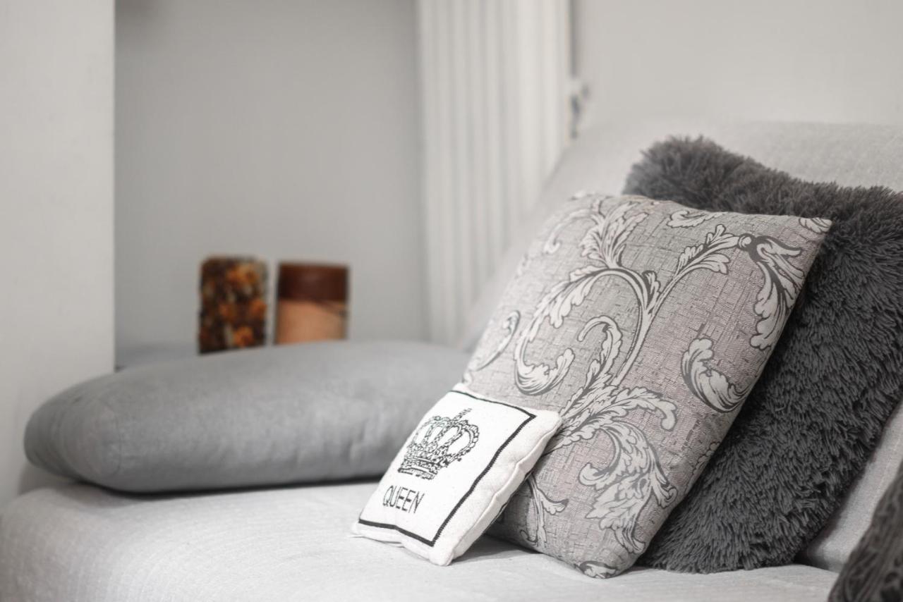 Cozy Cityscape Apartment In เอเธนส์ ภายนอก รูปภาพ